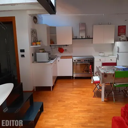 Casa Alfieri A 100 M Da Via Roma Apartment